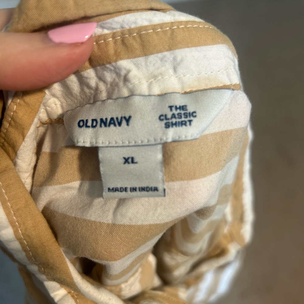Old Navy Classic Shirt - Picture 3 of 3